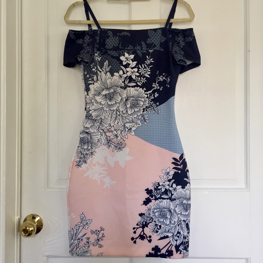 Guess off shoulder Mini Dress S